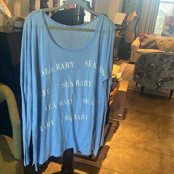 WILDFOX ~ M~ Blue 'Sea Baby' Graphic Long Sleeve - Picture 3 of 17